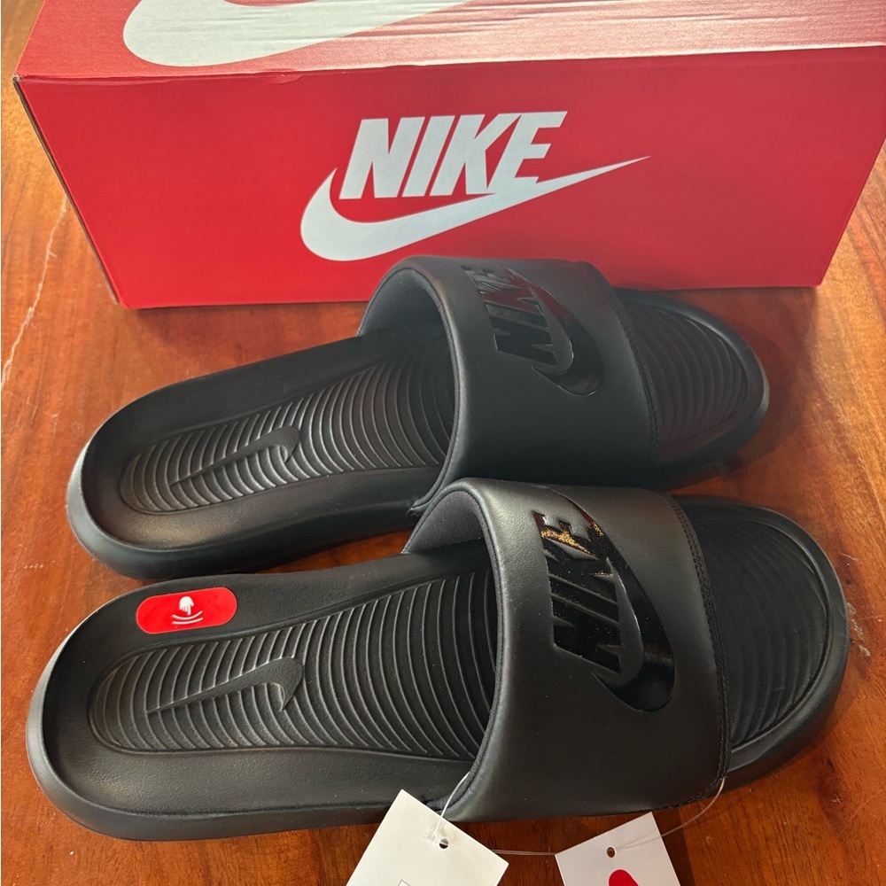 Nike Black Victori One Slide